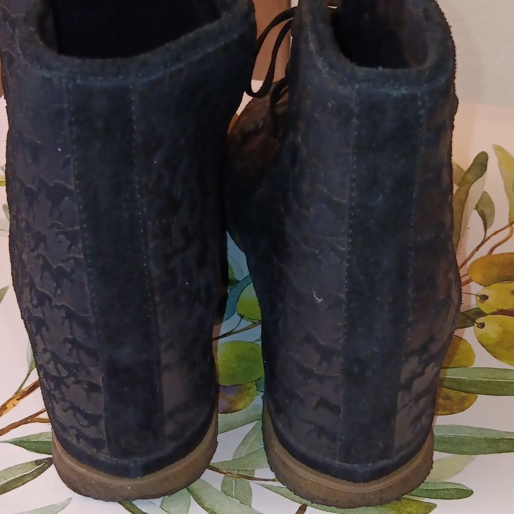 80 % 20  Anthropologie Hidden Wedge Embossed Booties - Picture 12 of 13